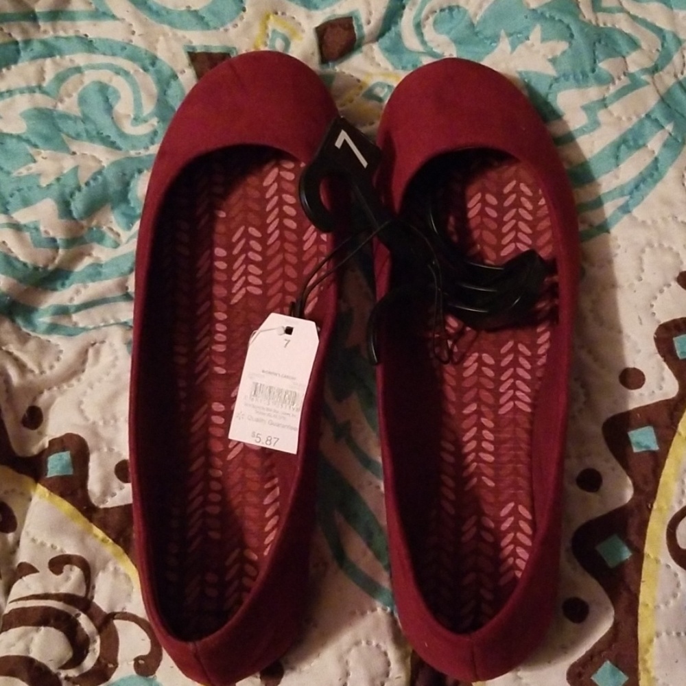 Maroon flats